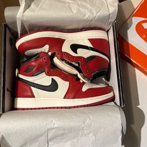 Air Jordan 1s “Lost and found” size 4Y